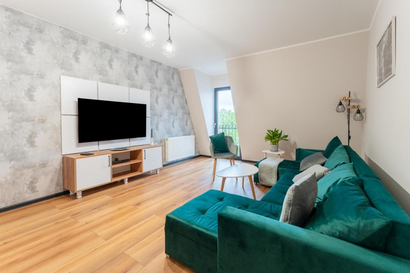 Apartament Przy Baszcie - Z Prywatnym Parkingiem W Centrum - By Spaceapart 옐레니아구라 외부 사진
